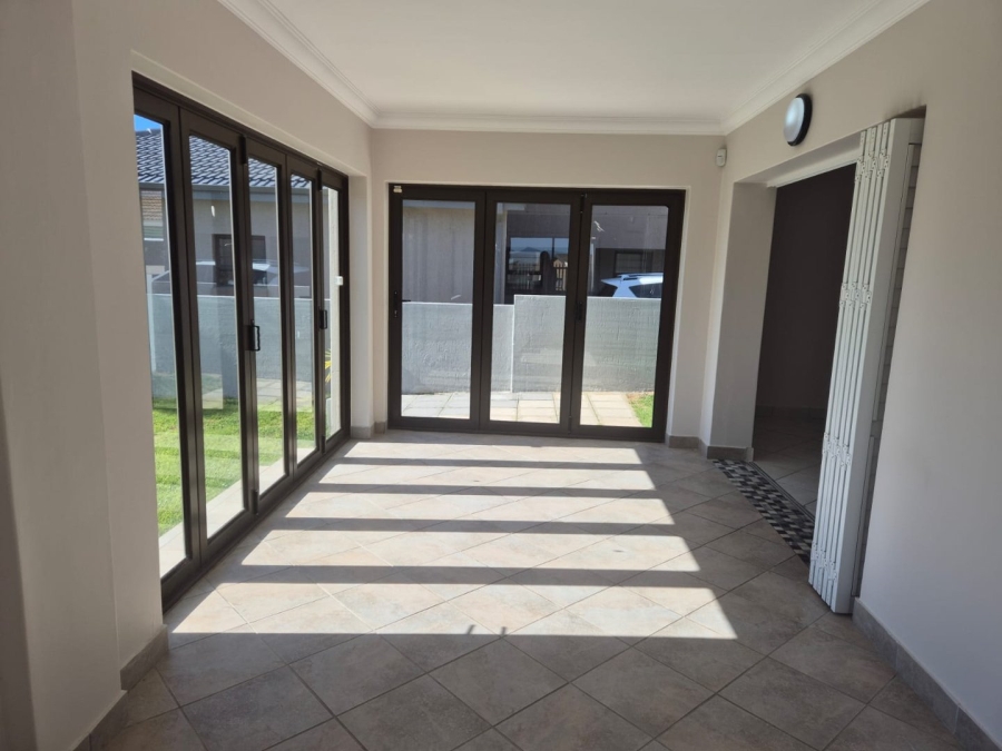 3 Bedroom Property for Sale in Hartenbos Heuwels Western Cape